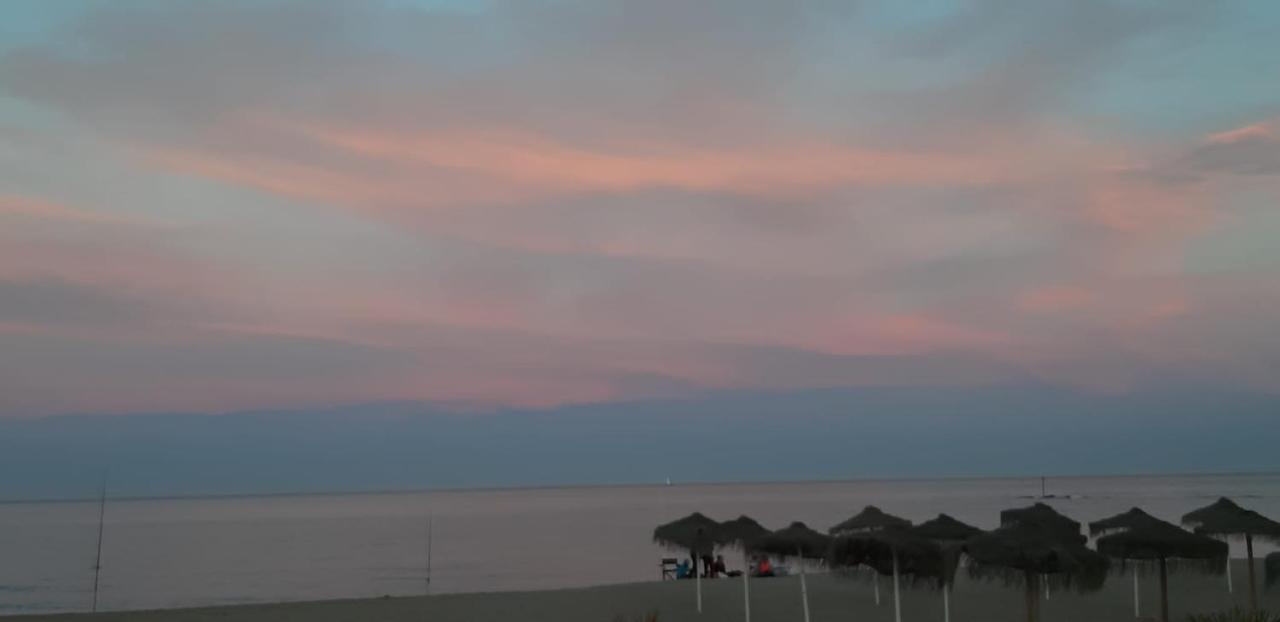 Beautiful Apartment In Third Line Beach Boliches Fuengirola Eksteriør bilde