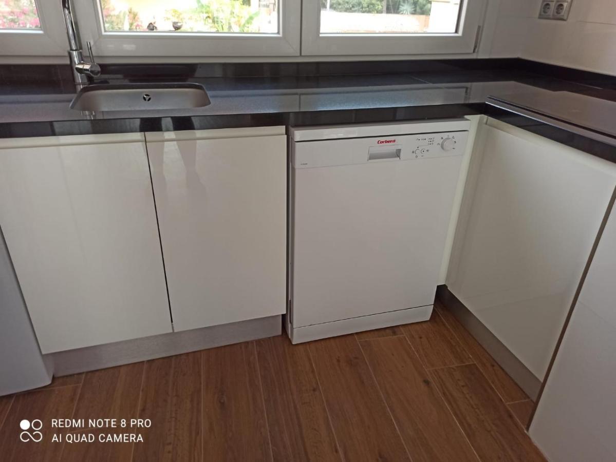Beautiful Apartment In Third Line Beach Boliches Fuengirola Eksteriør bilde