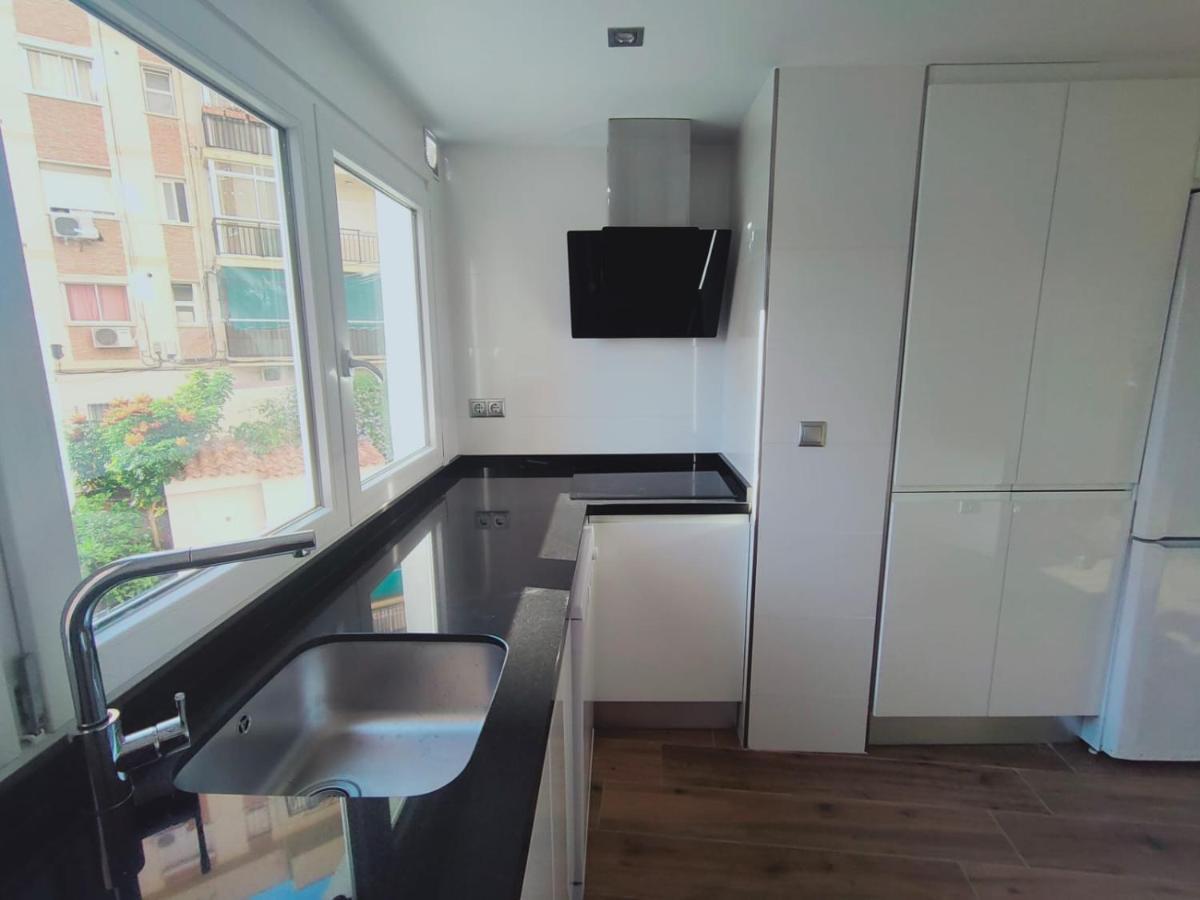 Beautiful Apartment In Third Line Beach Boliches Fuengirola Eksteriør bilde